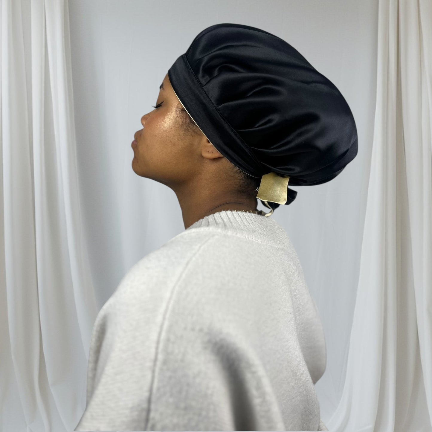 The Silky Hug💫👩🏼‍🦱